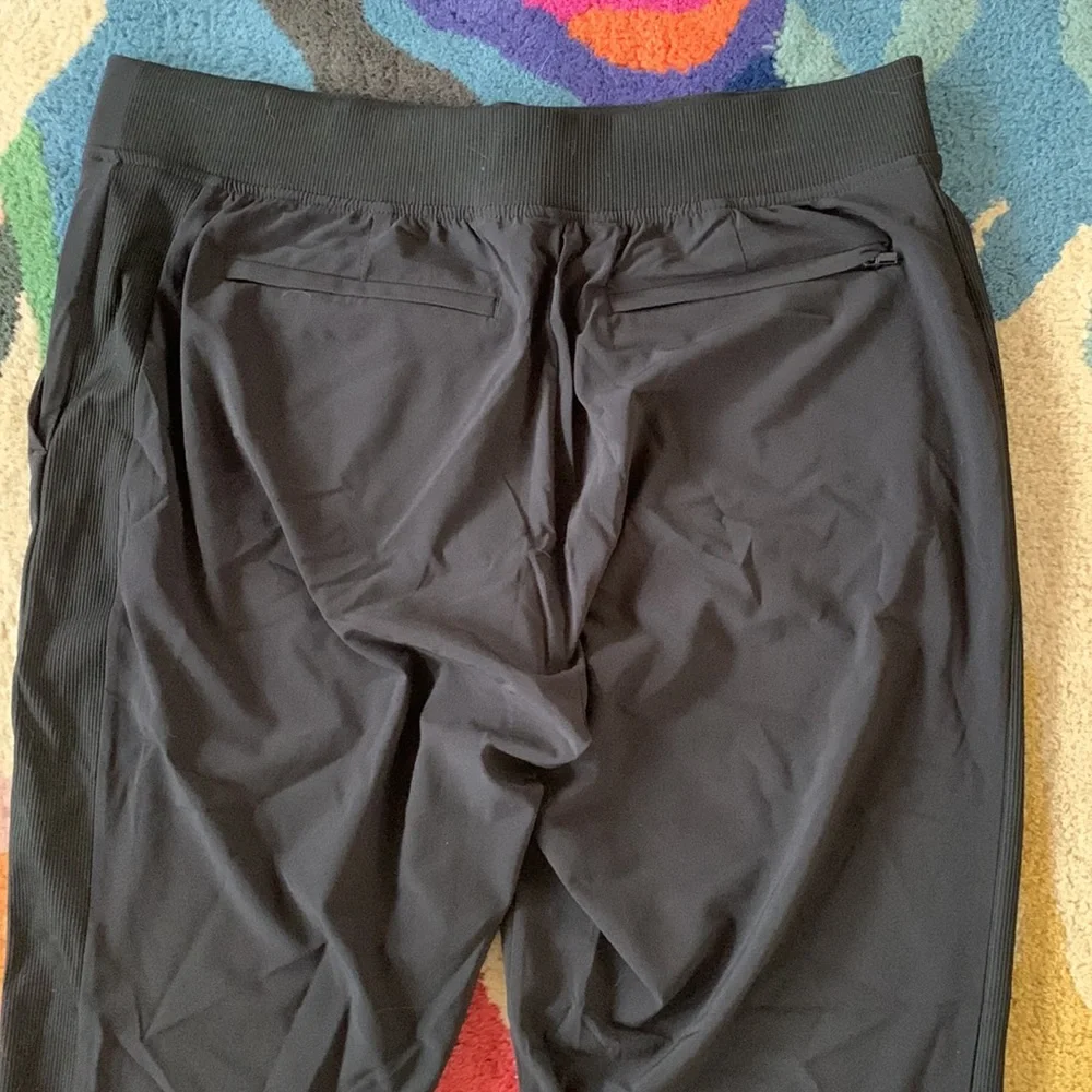 Athleta Brooklyn Ankle Pant, NWOT, 10, Black - Picture 4 of 5